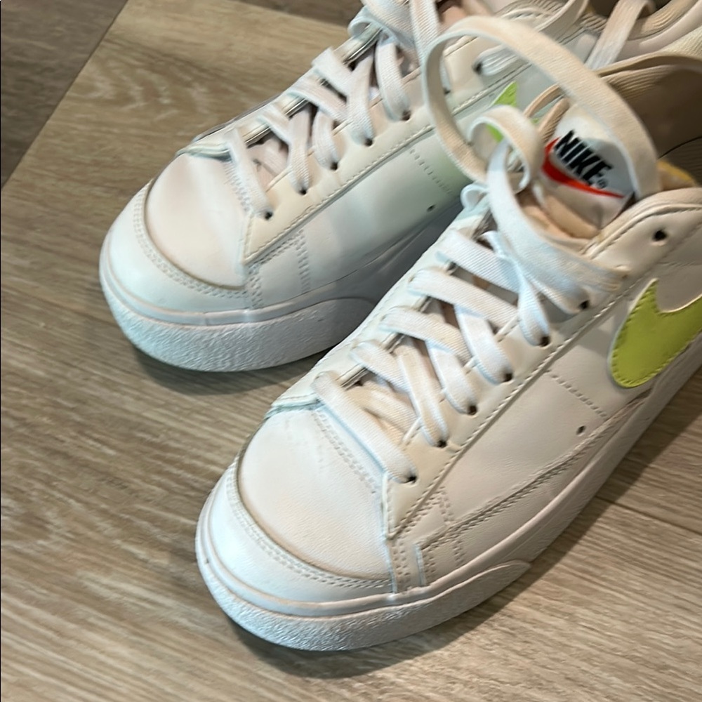 Nike White and Lime Green Casual Sneakers - Picture 4 of 7